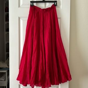 Broom skirt in like new condition